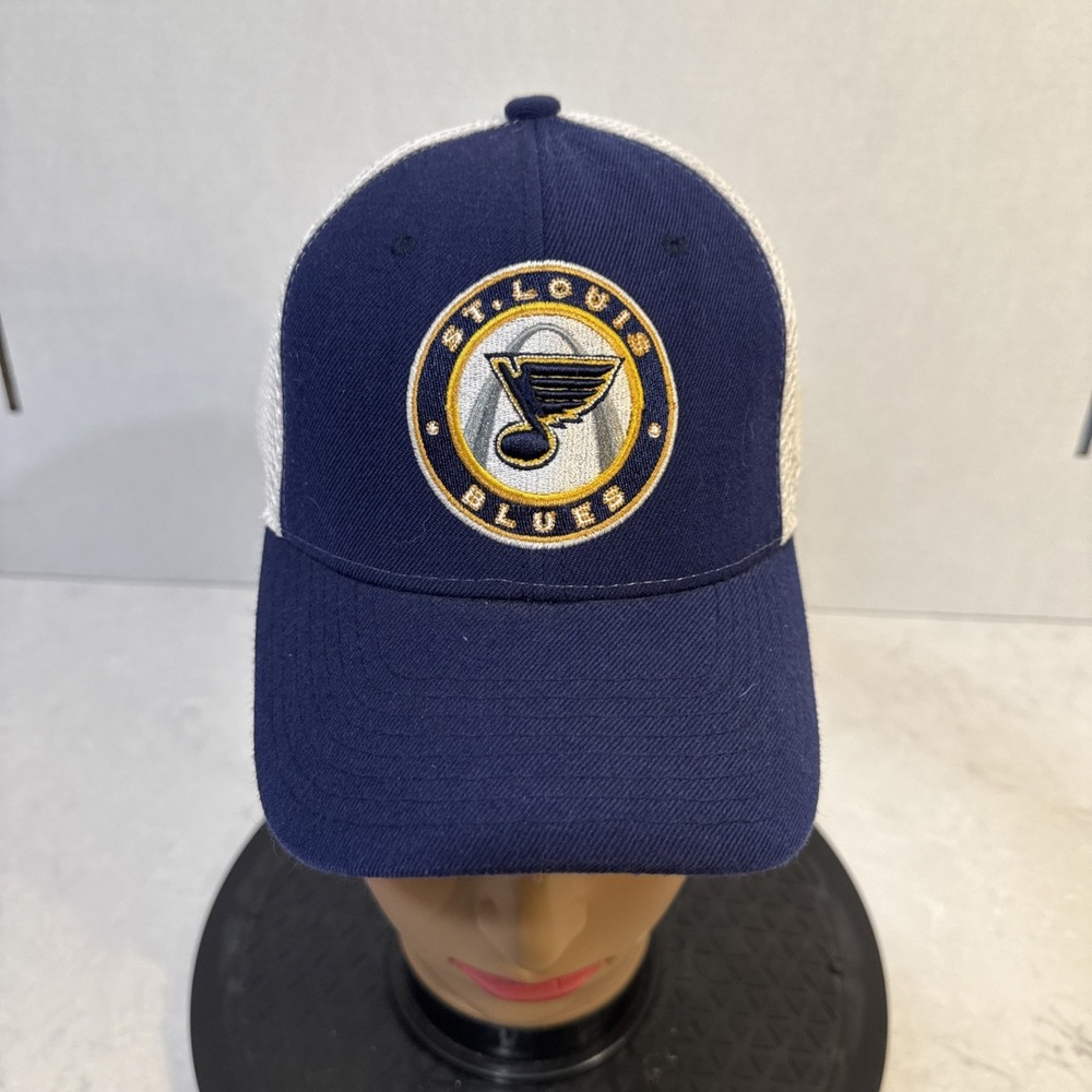 Zephyr Fitted Hat Blue Size 7 1/8 St Louis Blues Embroidered Logo NHL Hockey